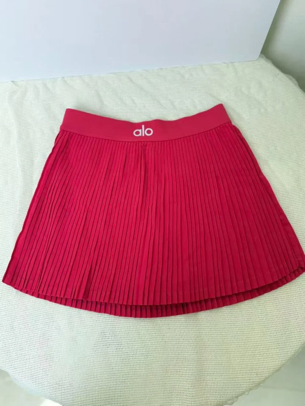 Alo Yoga Raspberry Red Pleated Sports Skirt, Size M